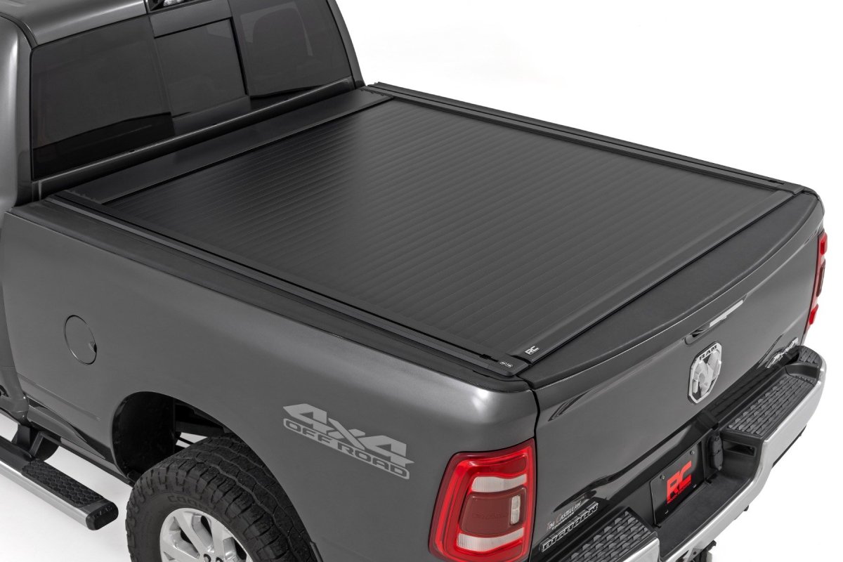 Ram 2500 Powered Retractable Bed Cover - Rough Country - Powered Retractable, 6'4